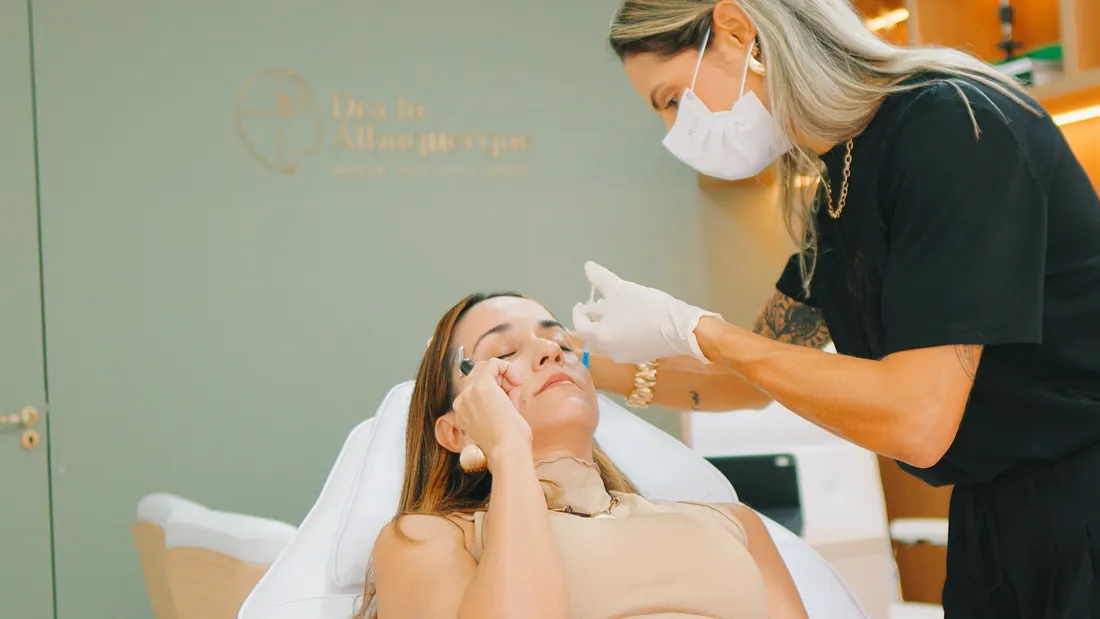 Atendimento facial na clínica